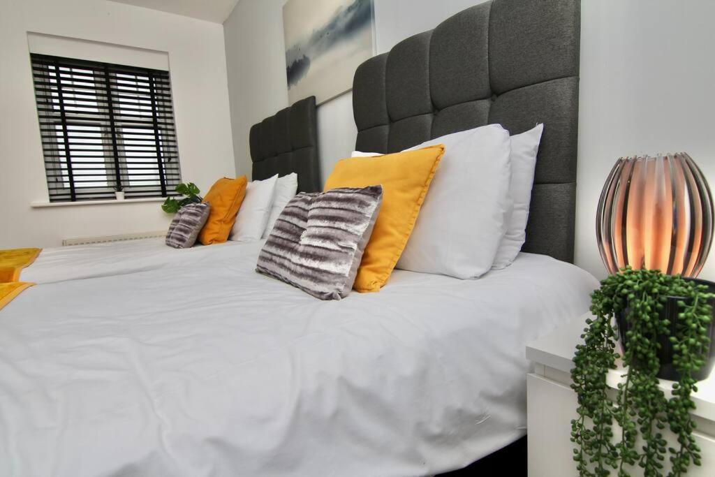Holiday home Daimler House - Cosy Near Centre Coventry